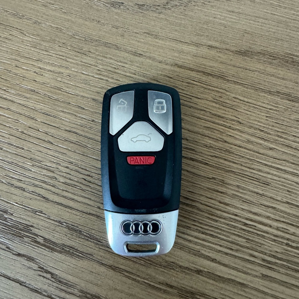 Audi Q5 Black and Silver Key Fob 2018